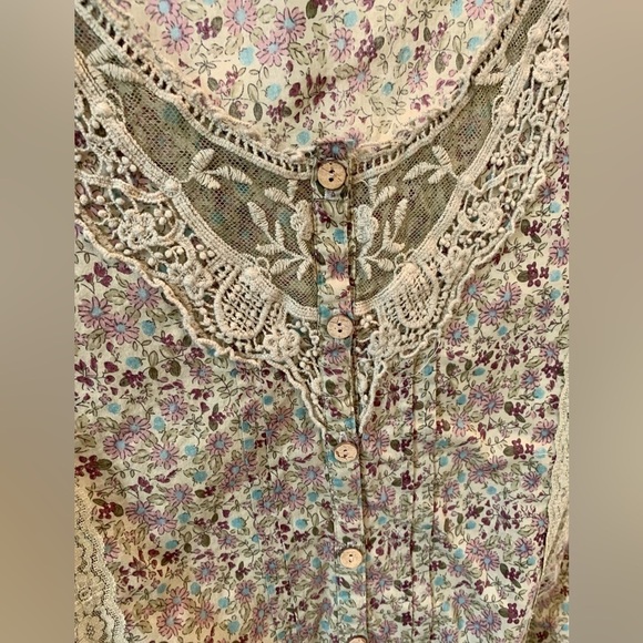 Dolled Up Green Floral Lace Button Top Size Med - Picture 3 of 8